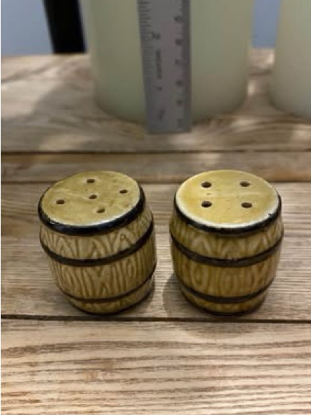 Vintage Faux Wood Grain Ceramic Barrel Salt and Pepper Shakers Set